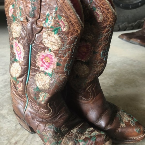 Macy Bean, Ariat and Roper kids cowboy boots - Picture 2 of 6